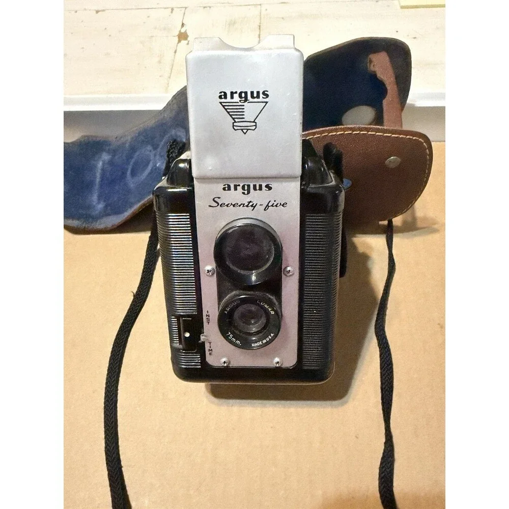 Argus 75 Vintage Black Film Camera with Leather Case Not Tested